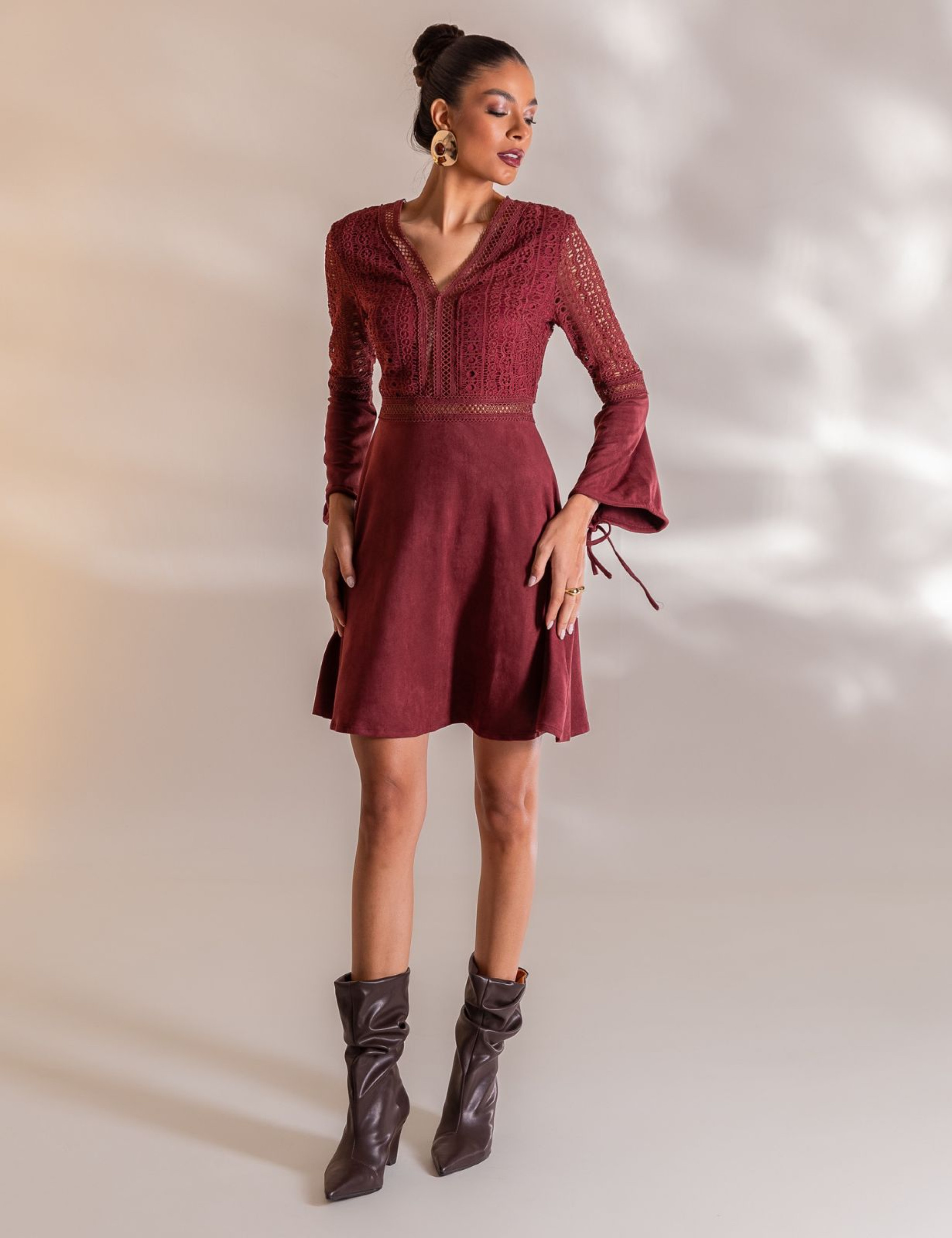 VESTIDO CURTO SUEDE VÂNIA VINHO