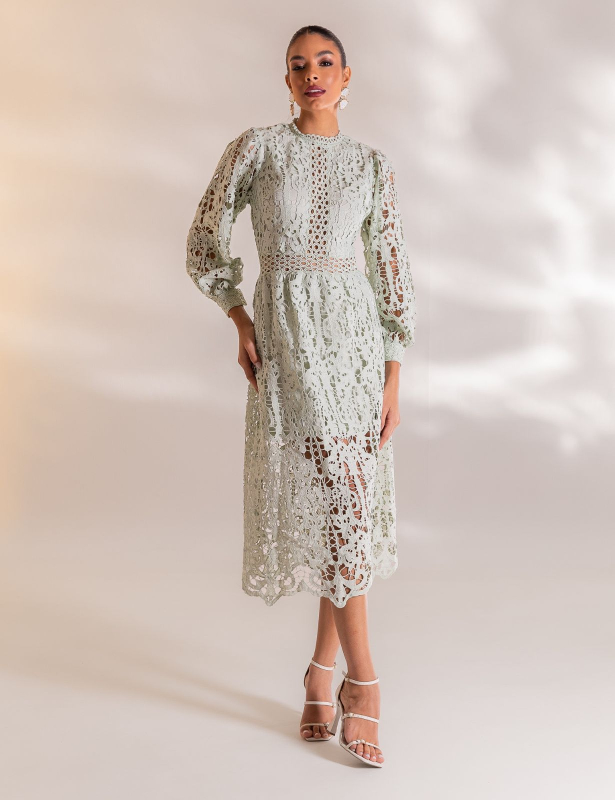 VESTIDO MIDI GUIPIR FLORA VERDE