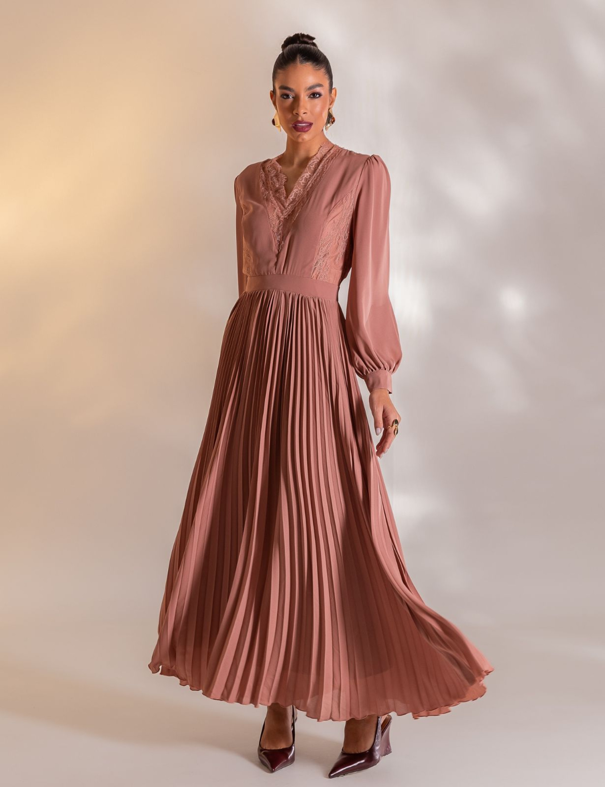 VESTIDO LONGO PLISSADO SOPHIE NUDE