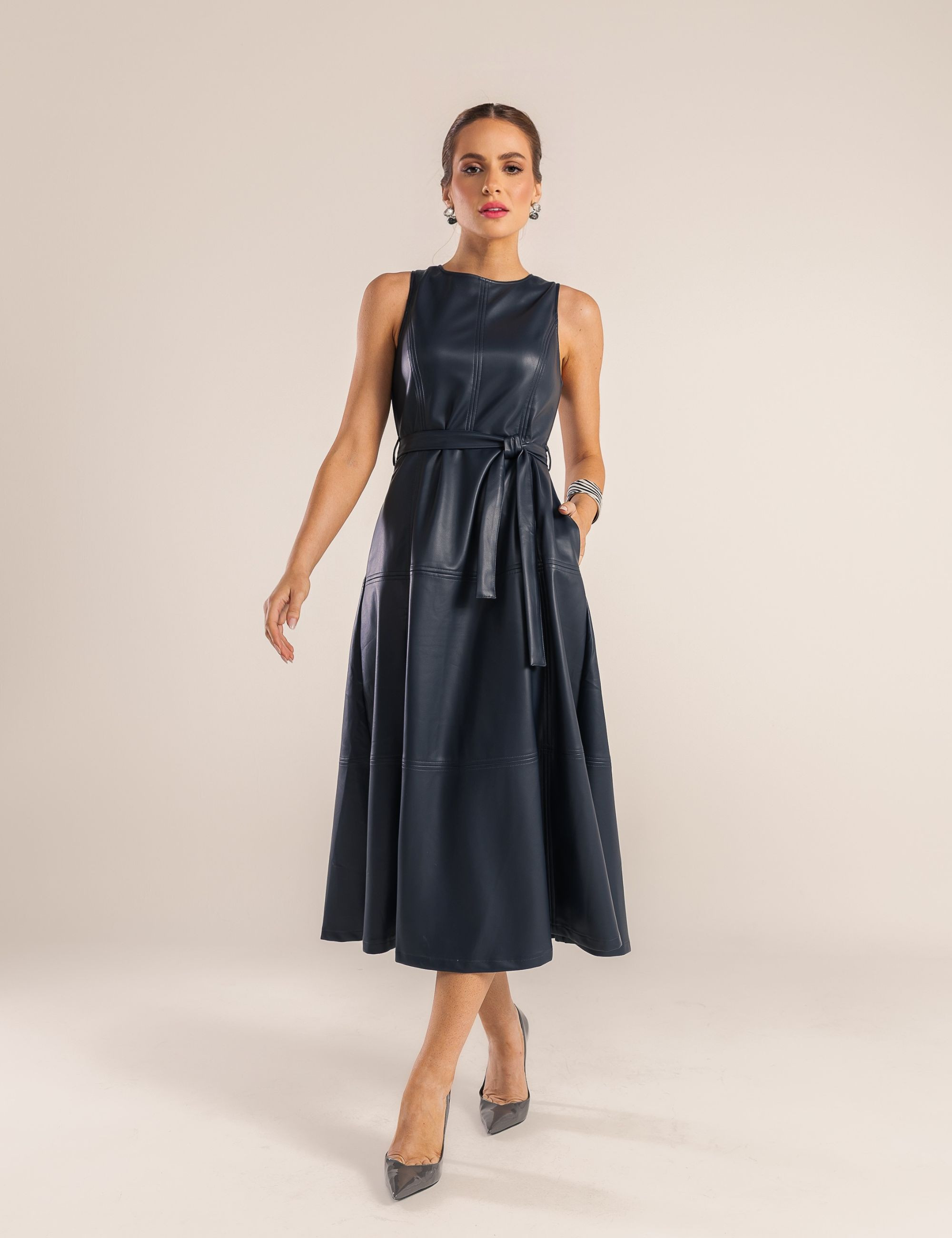VESTIDO COURO PU RECORTES YUNA AZUL MARINHO