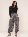 CALÇA ALADIM AIMAL PRINT KIARA PRETA